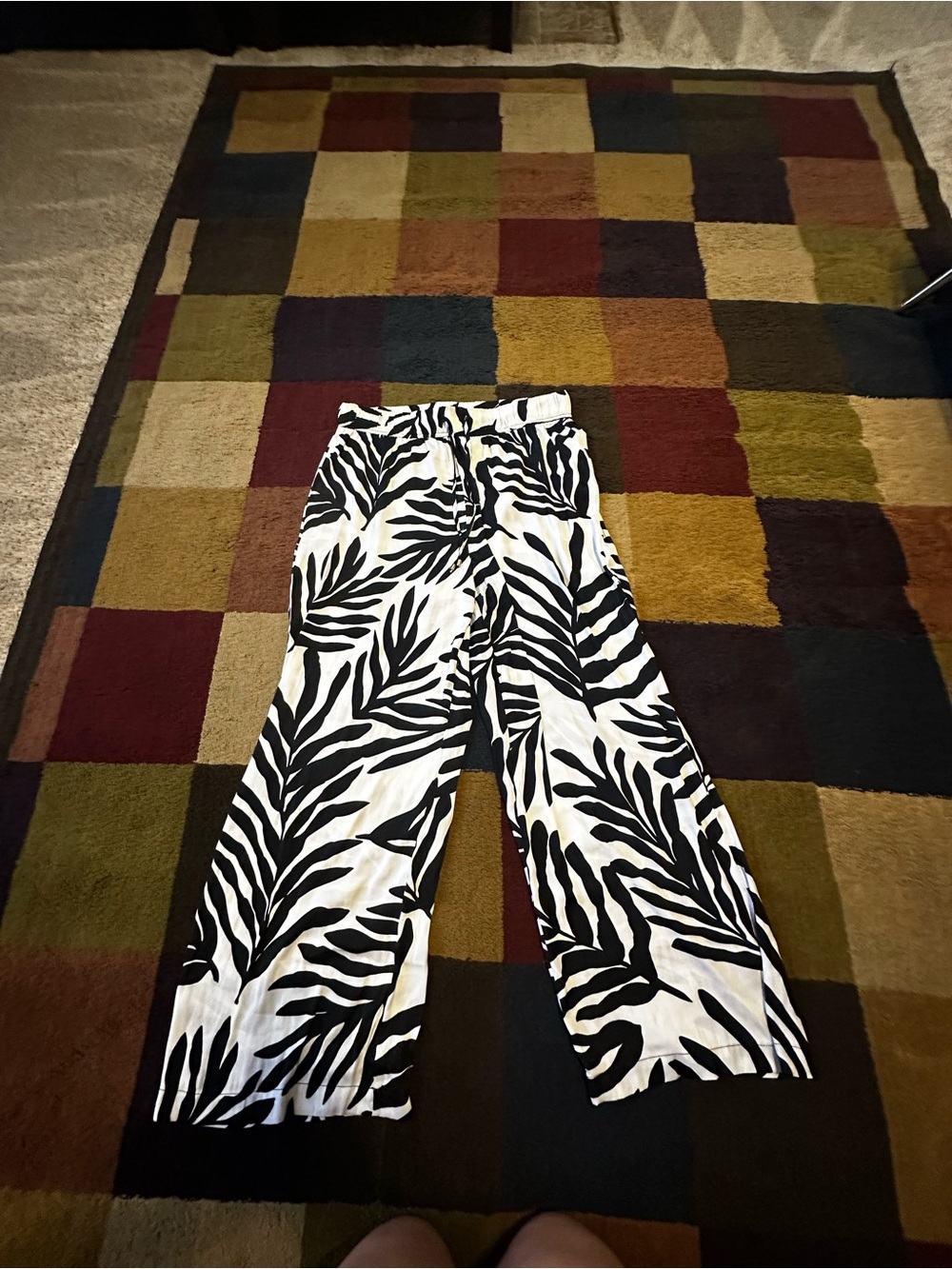 Scotch & Soda Black and White Tropical Leaf Wide-Leg Pants